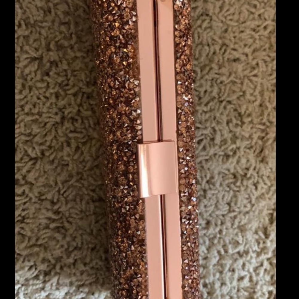 🛑 Brand New Rose Gold Clutch 🌸